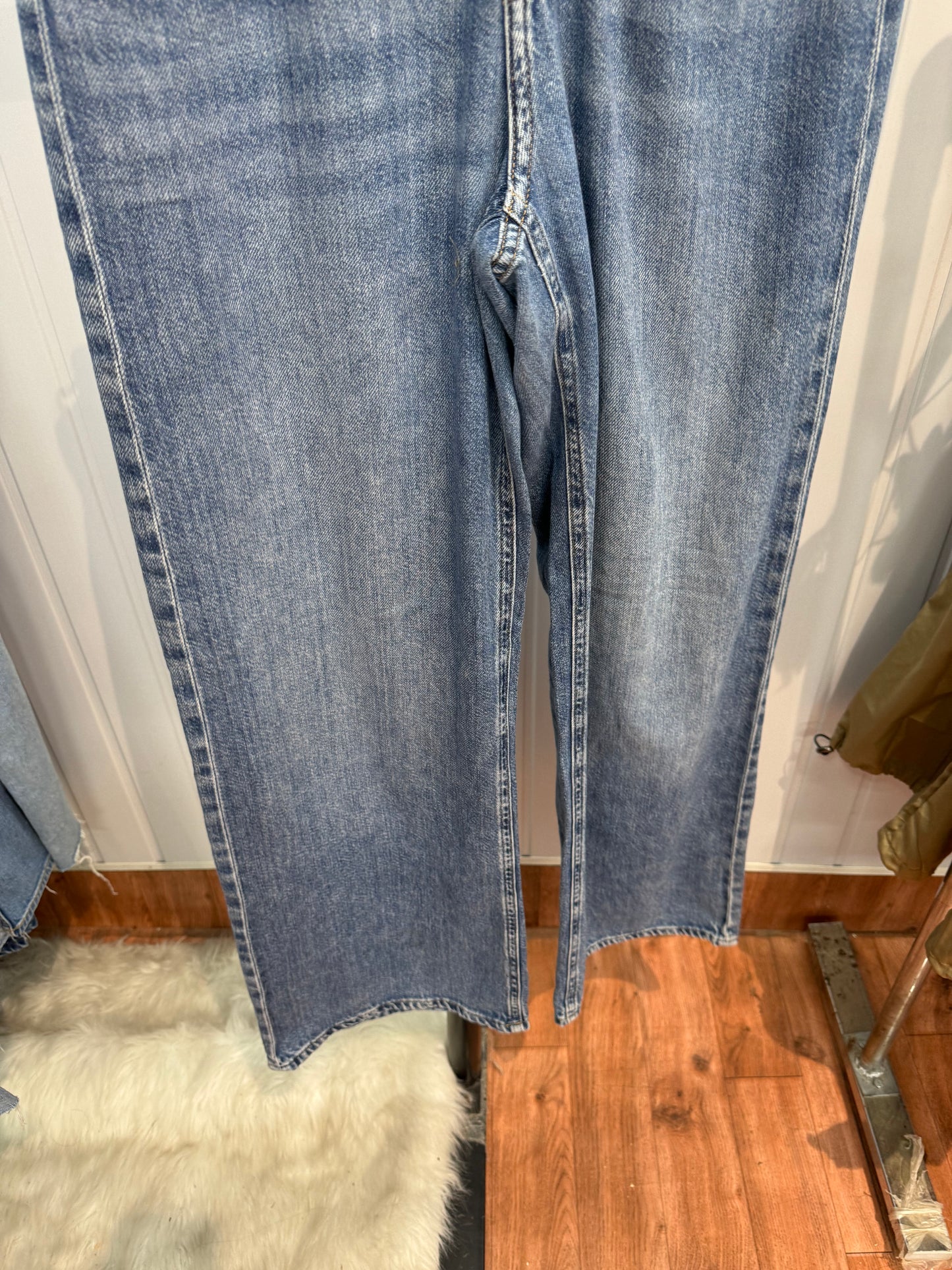 0702-26-28 Wideleg Jeans
