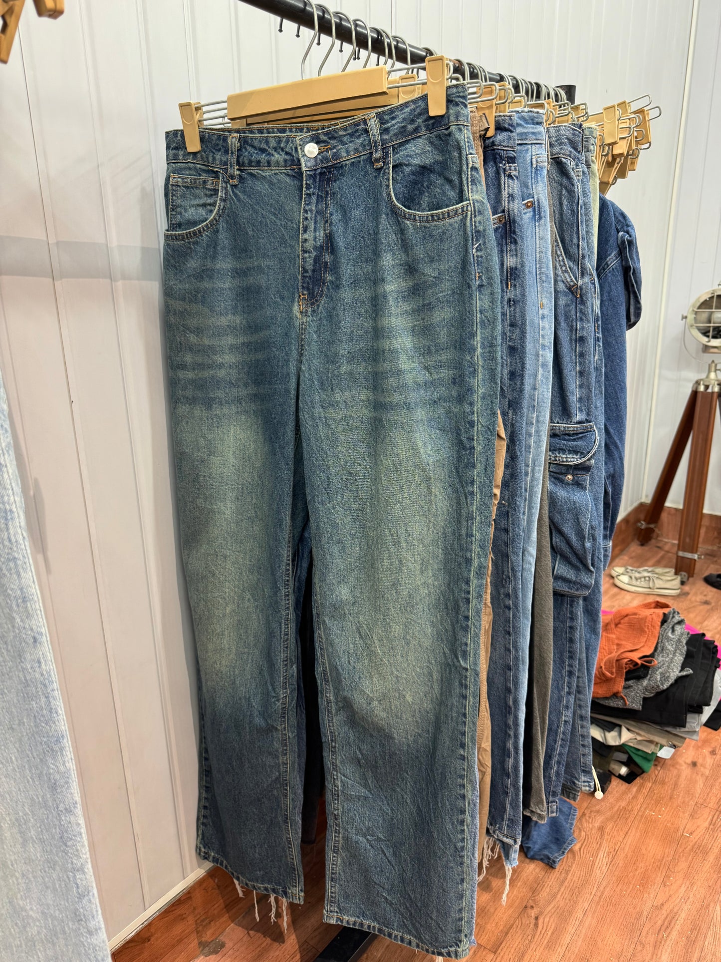 DE87-32 Straight Jeans