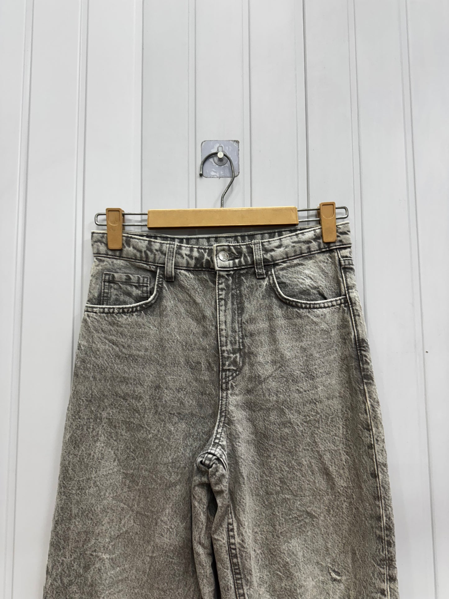DE79-30 Grey Jeans