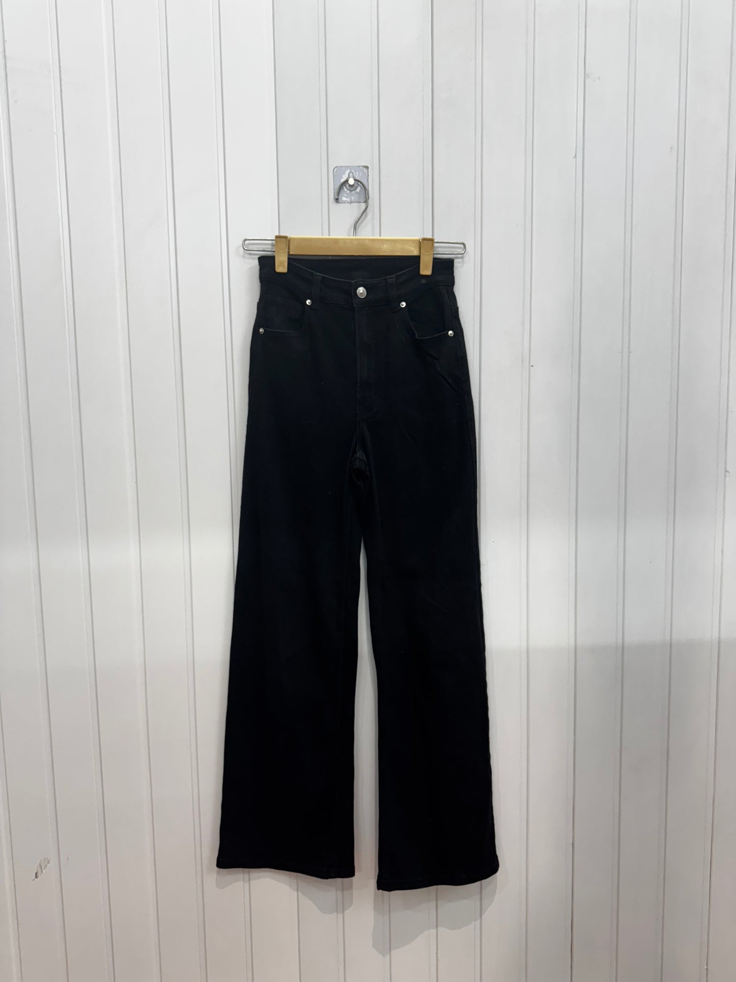 DE86-26 Black Wideleg