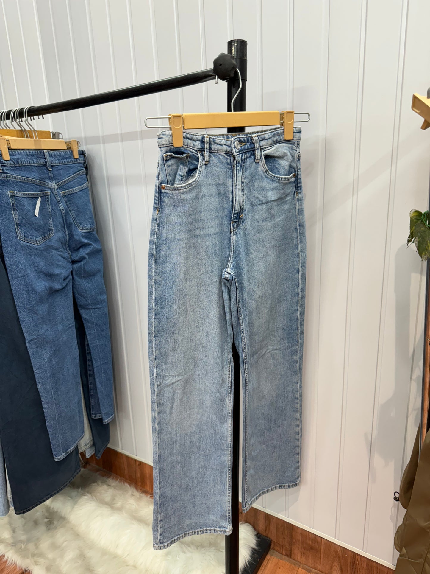 0721-24 Wideleg Jeans