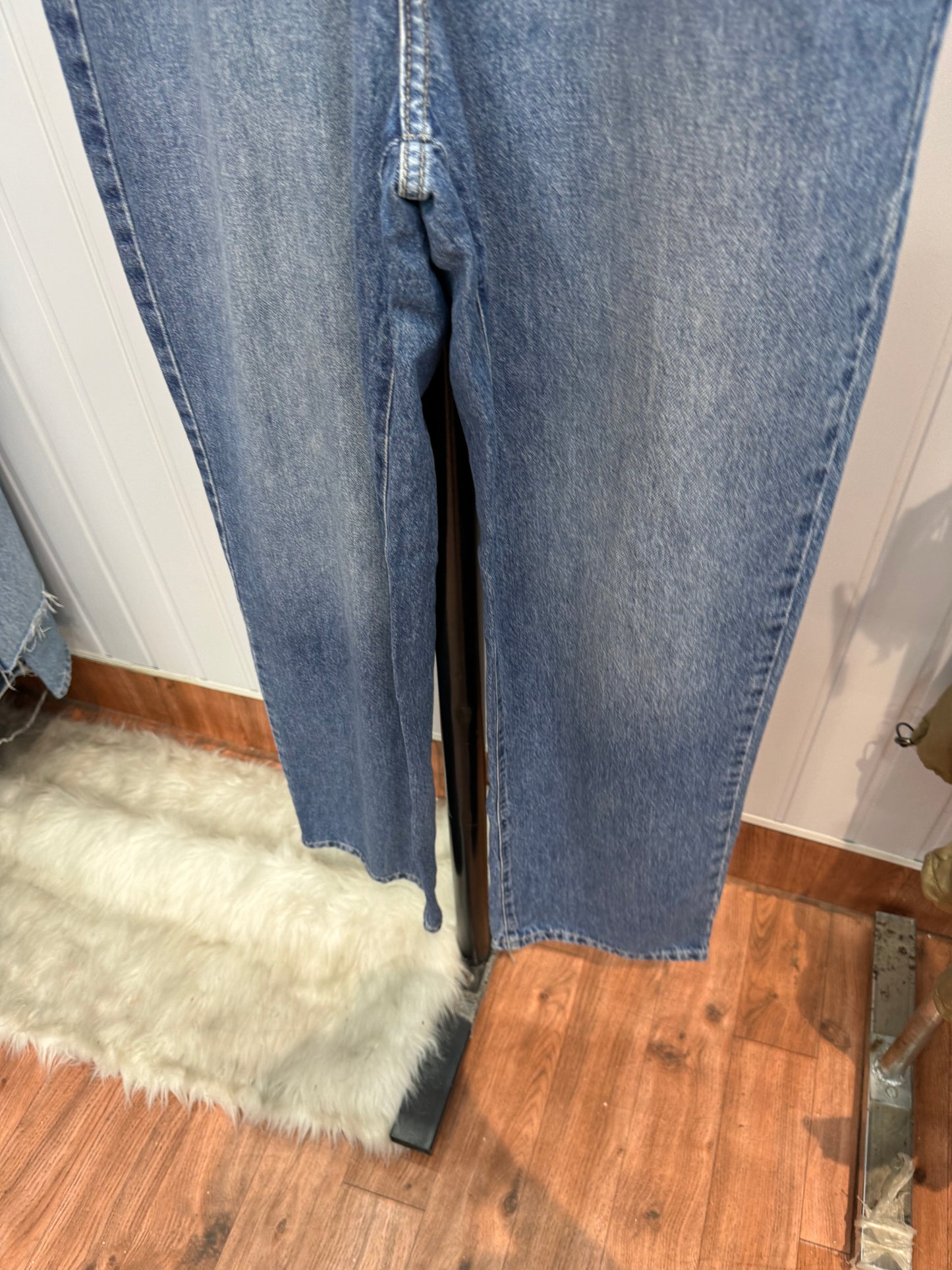 0711-26-28 Wideleg Jeans