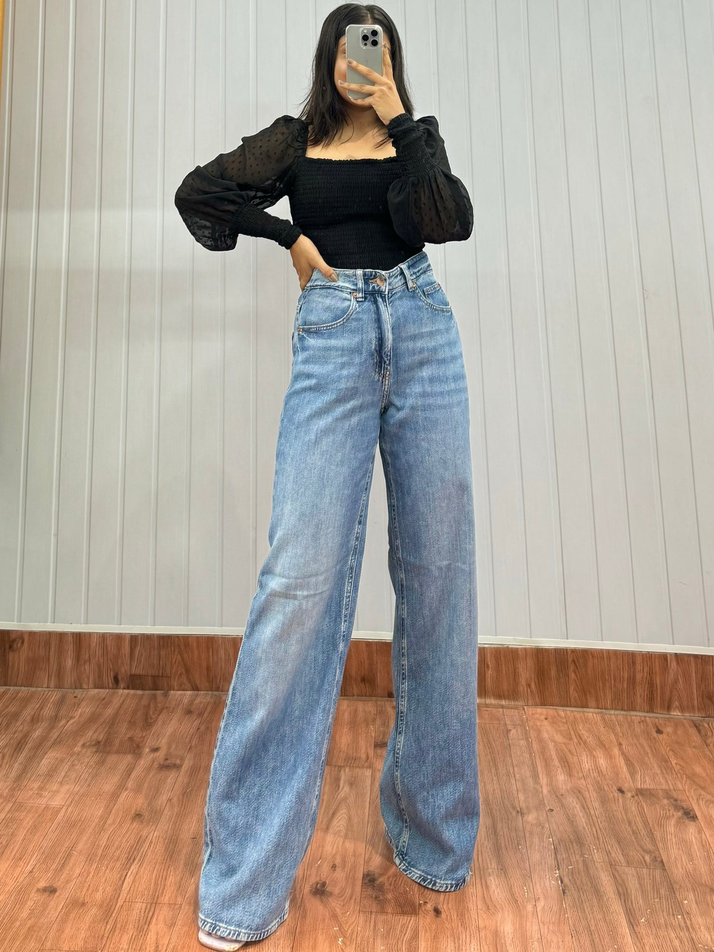 0702-26-28 Wideleg Jeans