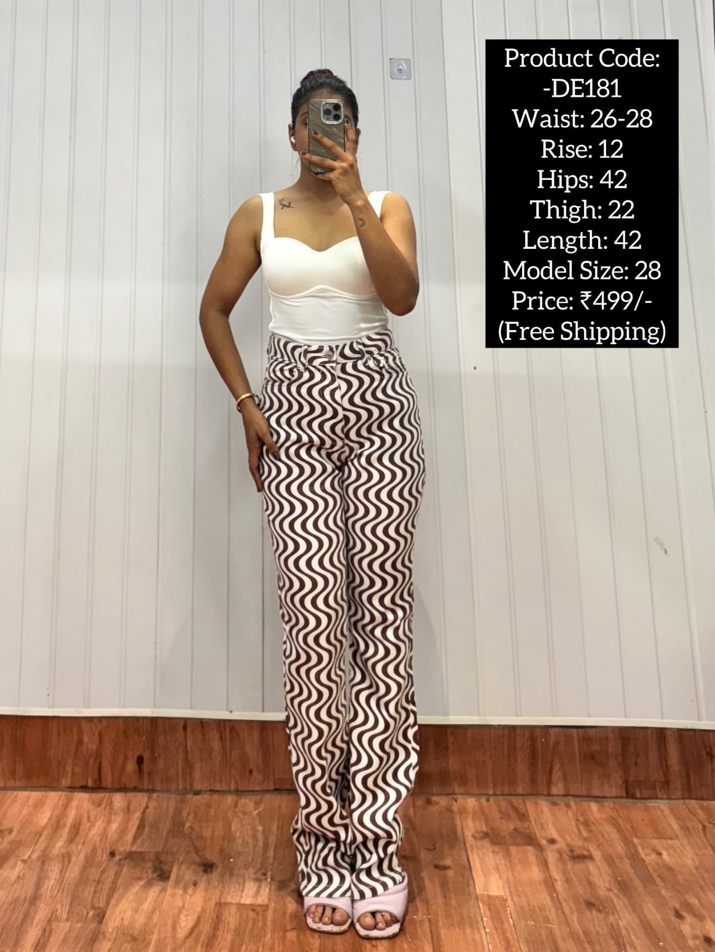 DE181-26-28 Graphic Jeans
