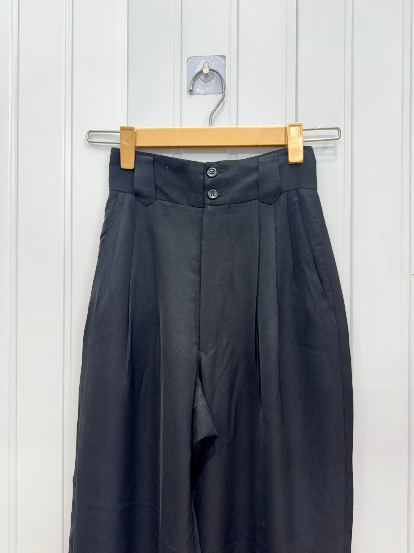 Black Trousers-02