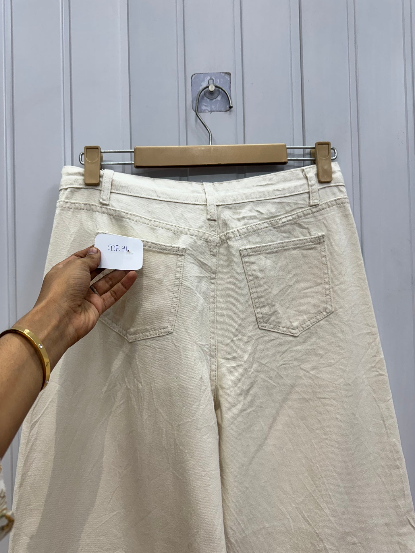 DE91-32 Cream Wideleg jeans