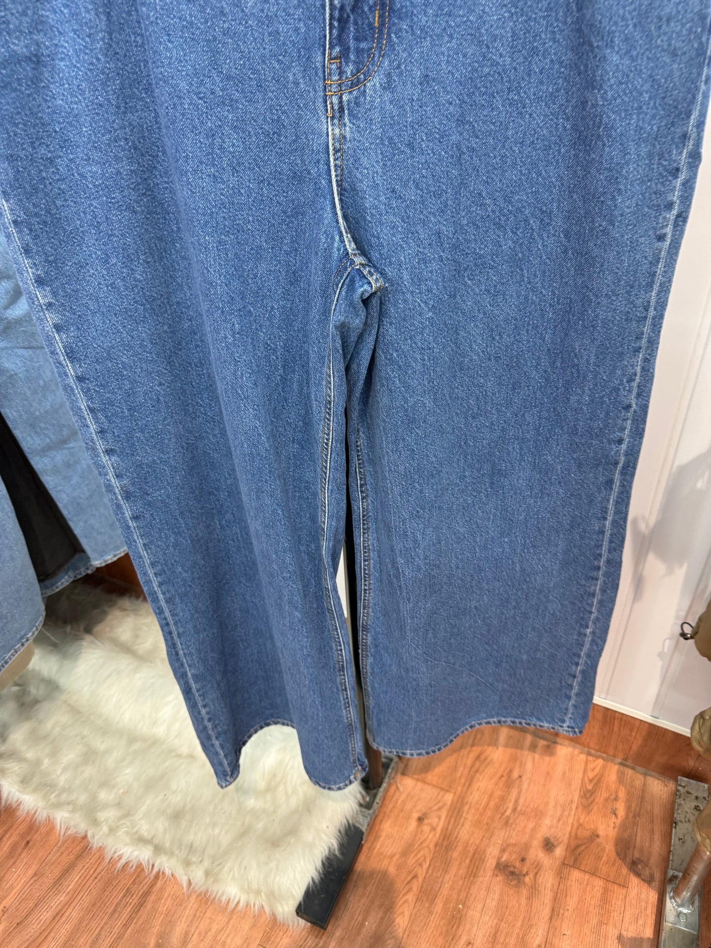 0706-36 Wideleg Jeans