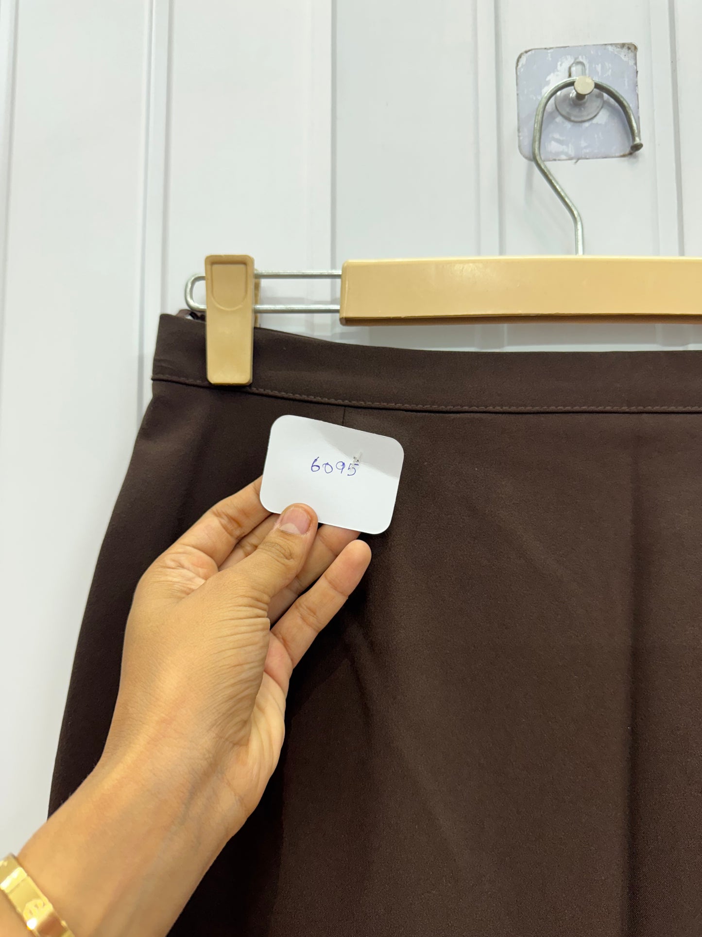 6095-30 Poly Brown Skirt