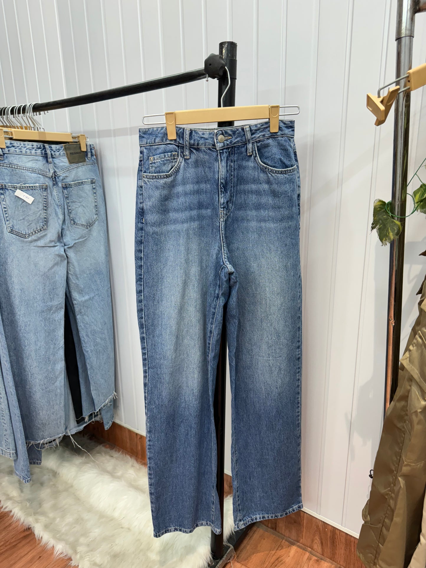 0711-26-28 Wideleg Jeans