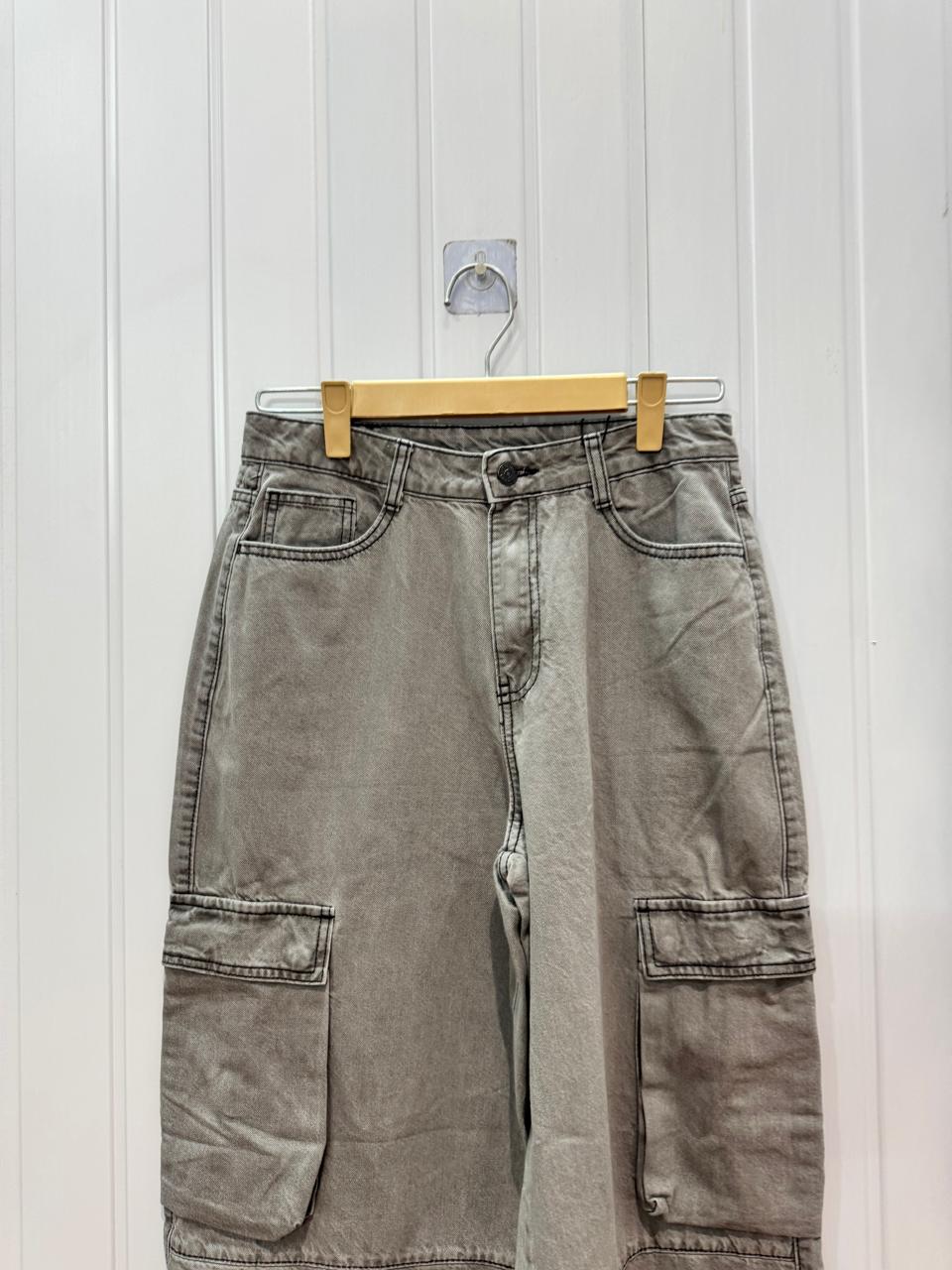 DE766-30 Grey Cargo