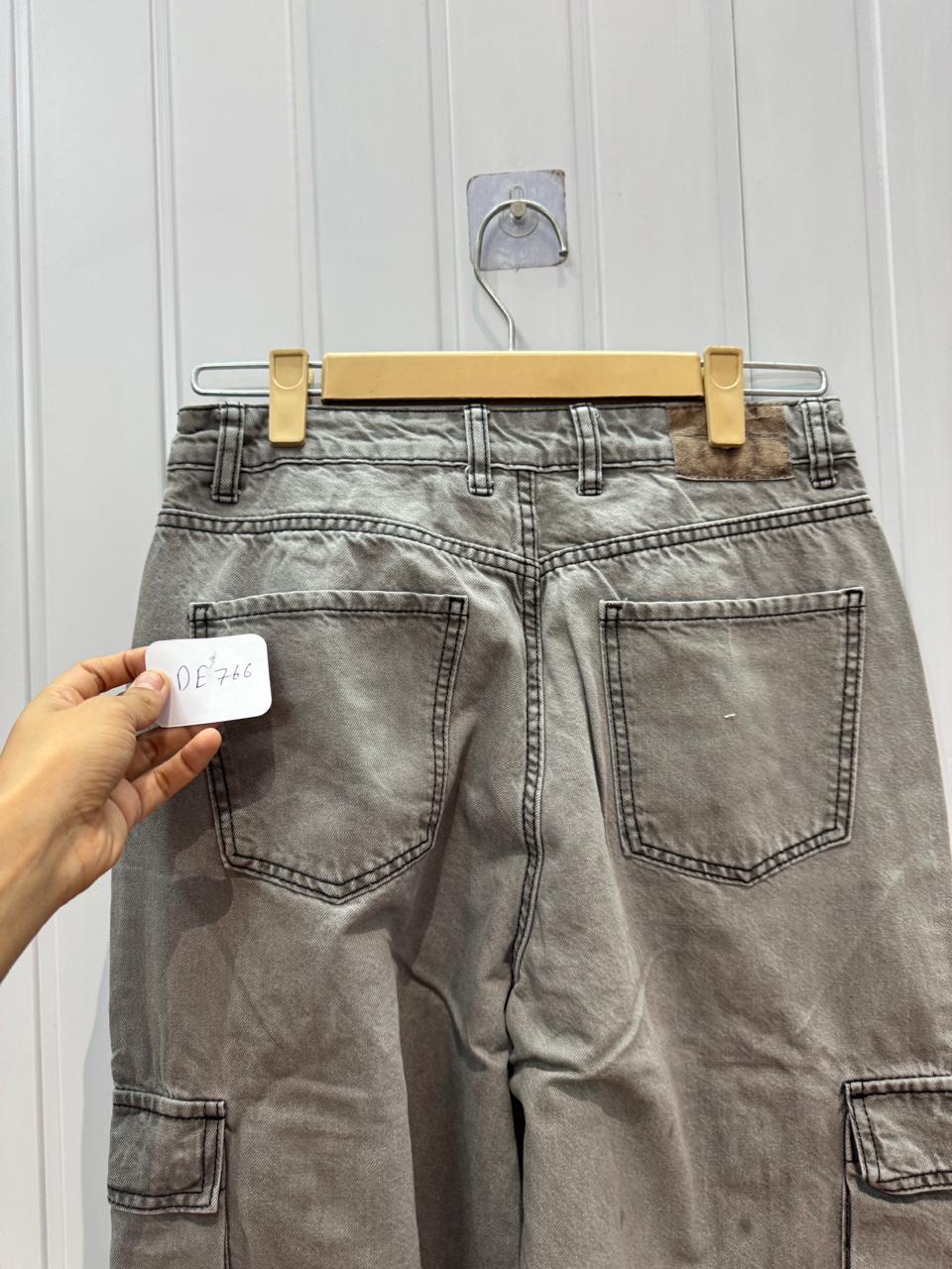 DE766-30 Grey Cargo