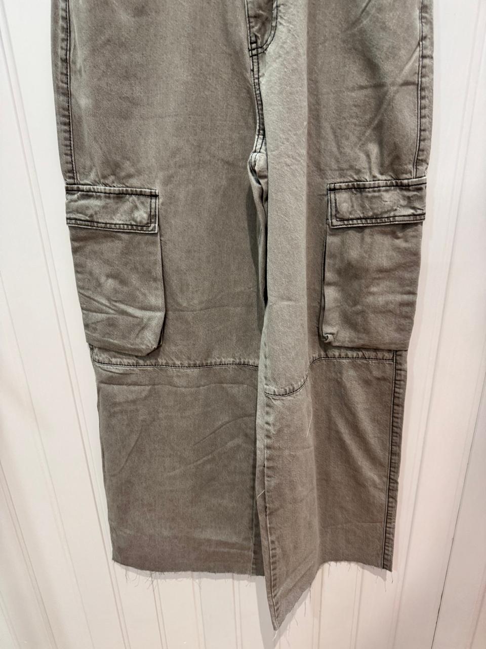 DE766-30 Grey Cargo