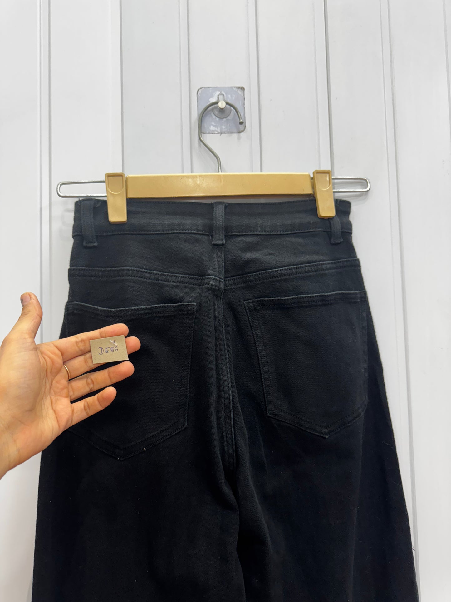 DE86-26 Black Wideleg