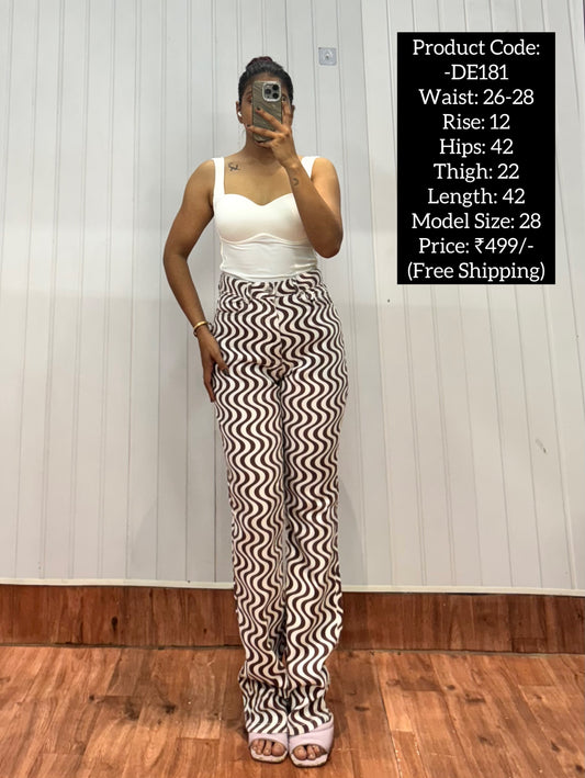 DE181-26-28 Graphic Jeans