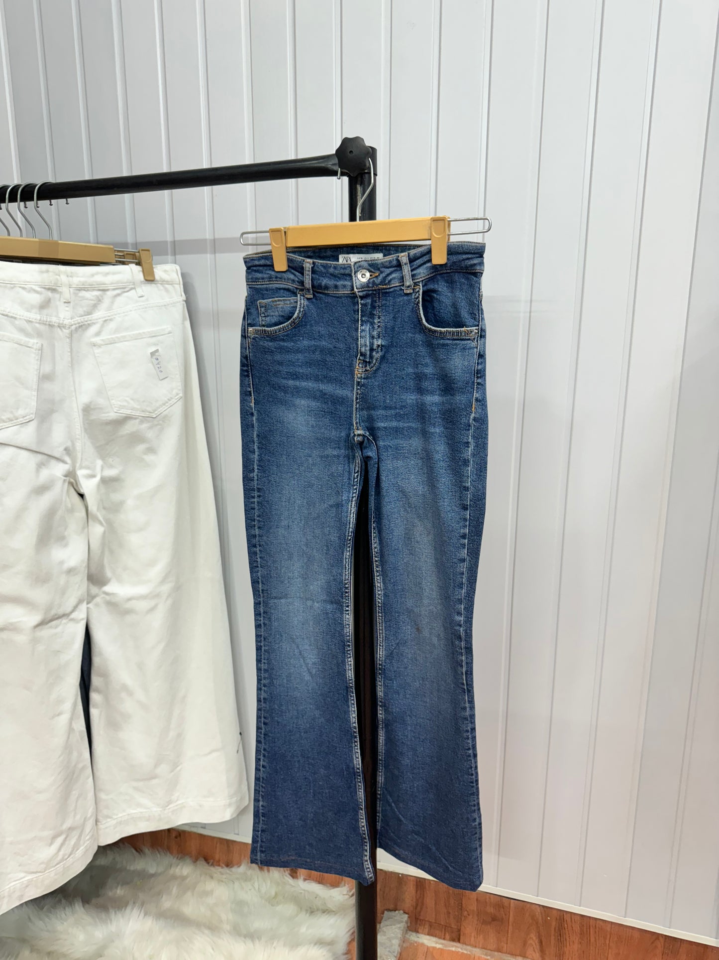 0421-28 Bootcut Jeans
