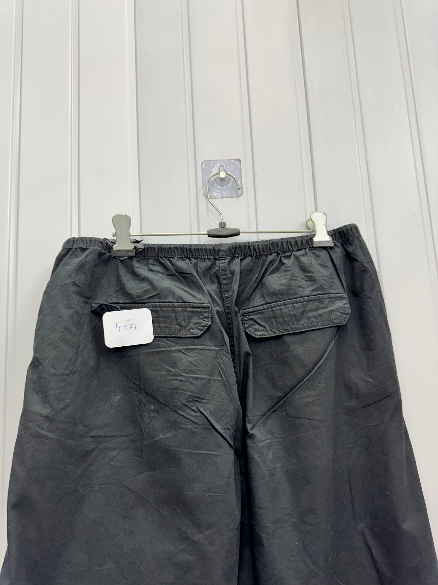 4071- Black Cargo